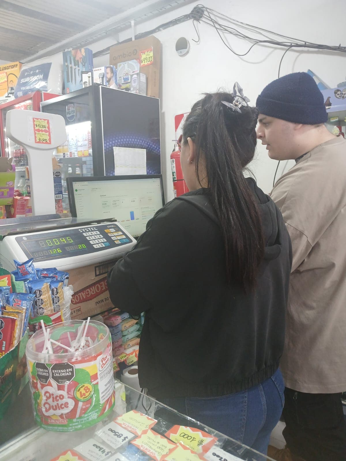 Capacitación de Tienda360 junto al equipo de un comercio